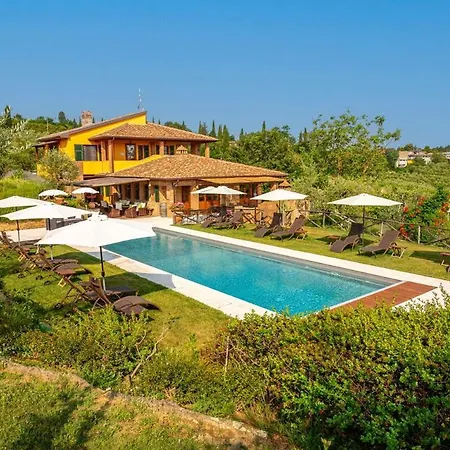 Villa Amadeo By Posarellivillas